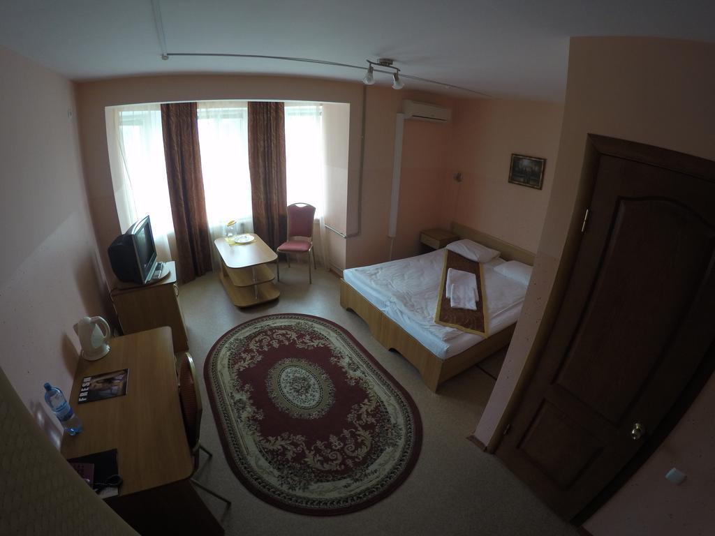 Kurmet Hotel Uralsk Quarto foto