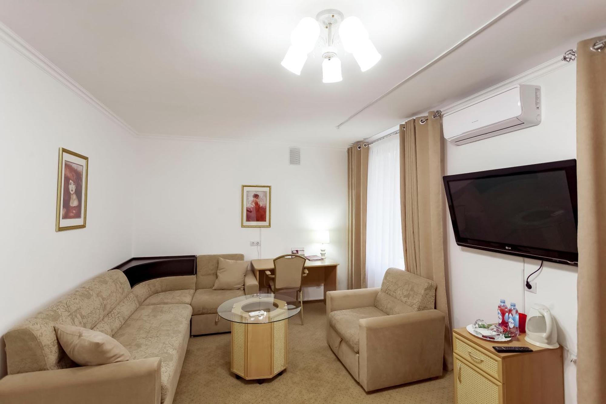 Kurmet Hotel Uralsk Exterior foto