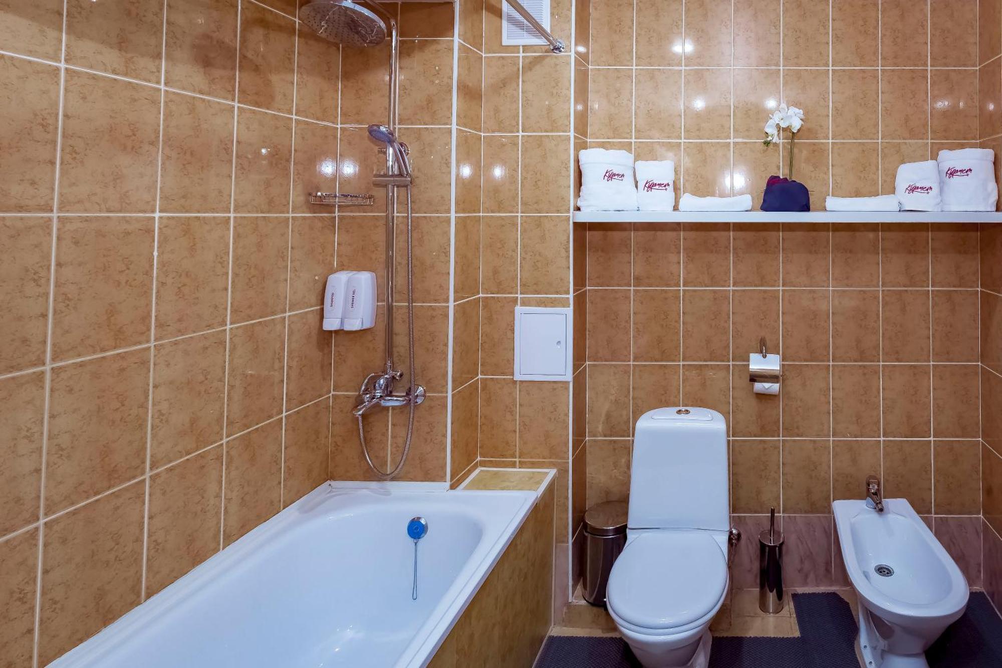 Kurmet Hotel Uralsk Exterior foto