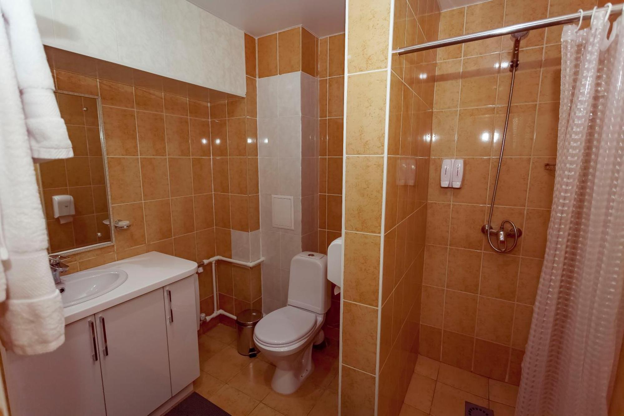 Kurmet Hotel Uralsk Exterior foto