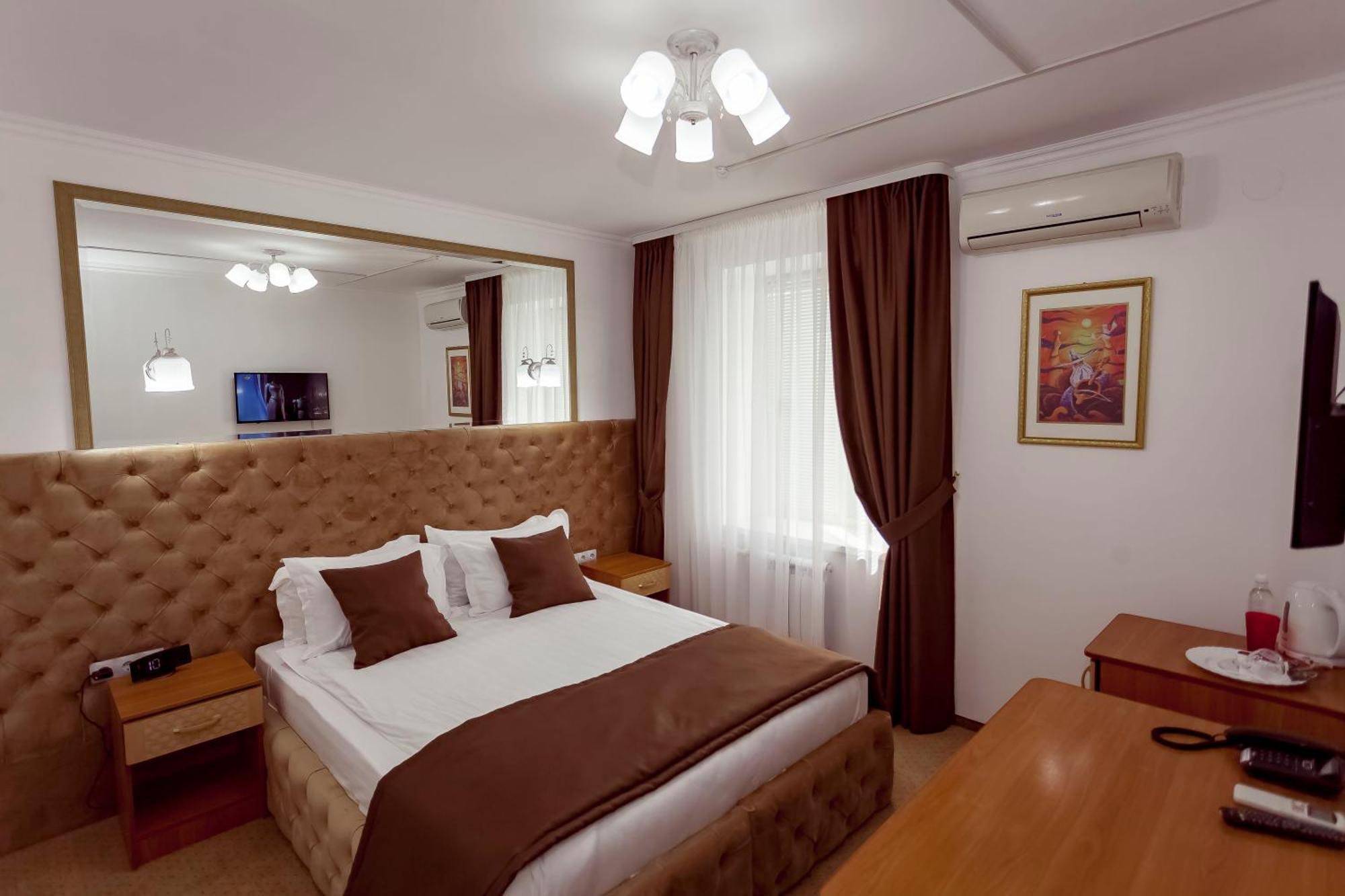Kurmet Hotel Uralsk Exterior foto