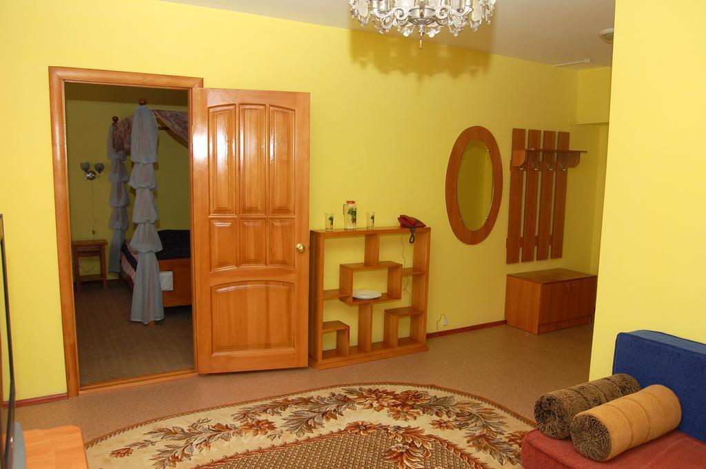 Kurmet Hotel Uralsk Exterior foto