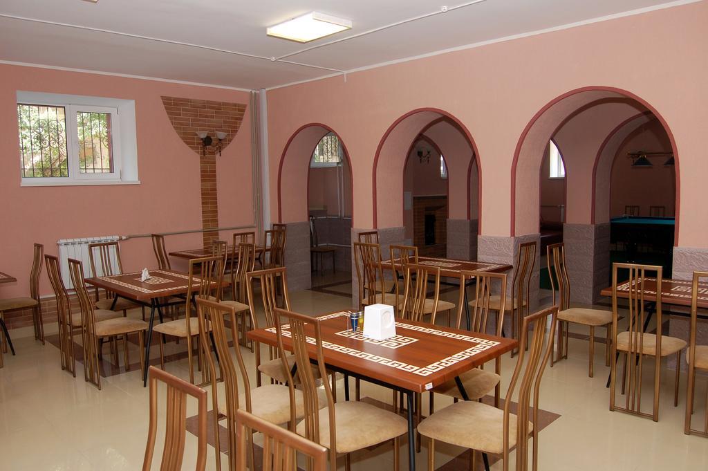 Kurmet Hotel Uralsk Exterior foto