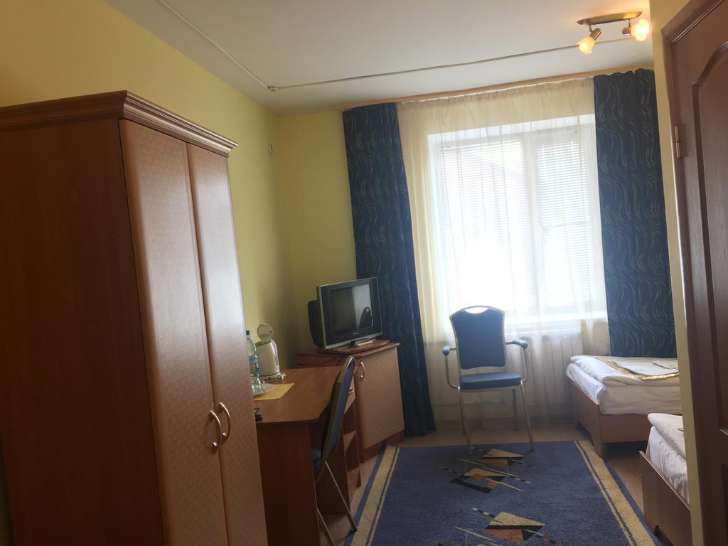 Kurmet Hotel Uralsk Exterior foto